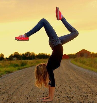 handstand yoga