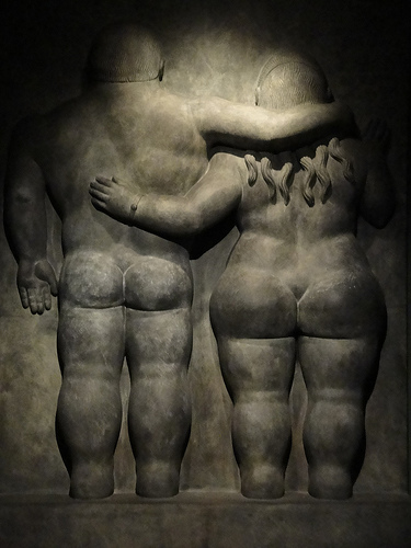 botero fat couple sculpture