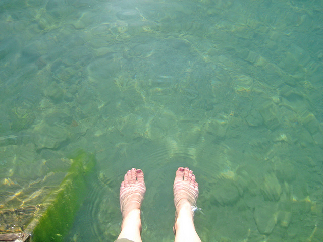 feet water relax