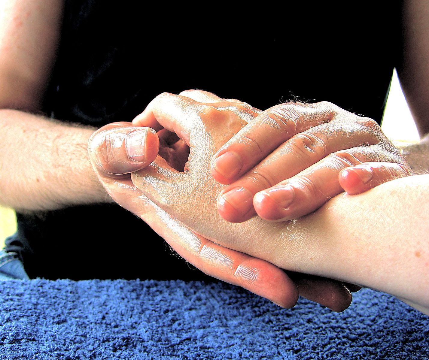 Massage-hand-3