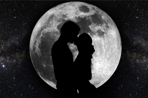 free to use commercially from http://www.publicdomainpictures.net/view-image.php?image=94386&picture=silhouette-of-lovers
