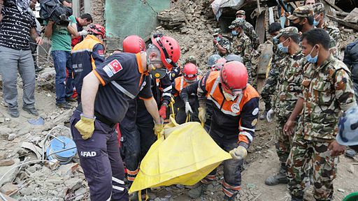 2015_Nepal_depremi_(3) rescue earthquake