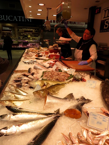 spain market fish