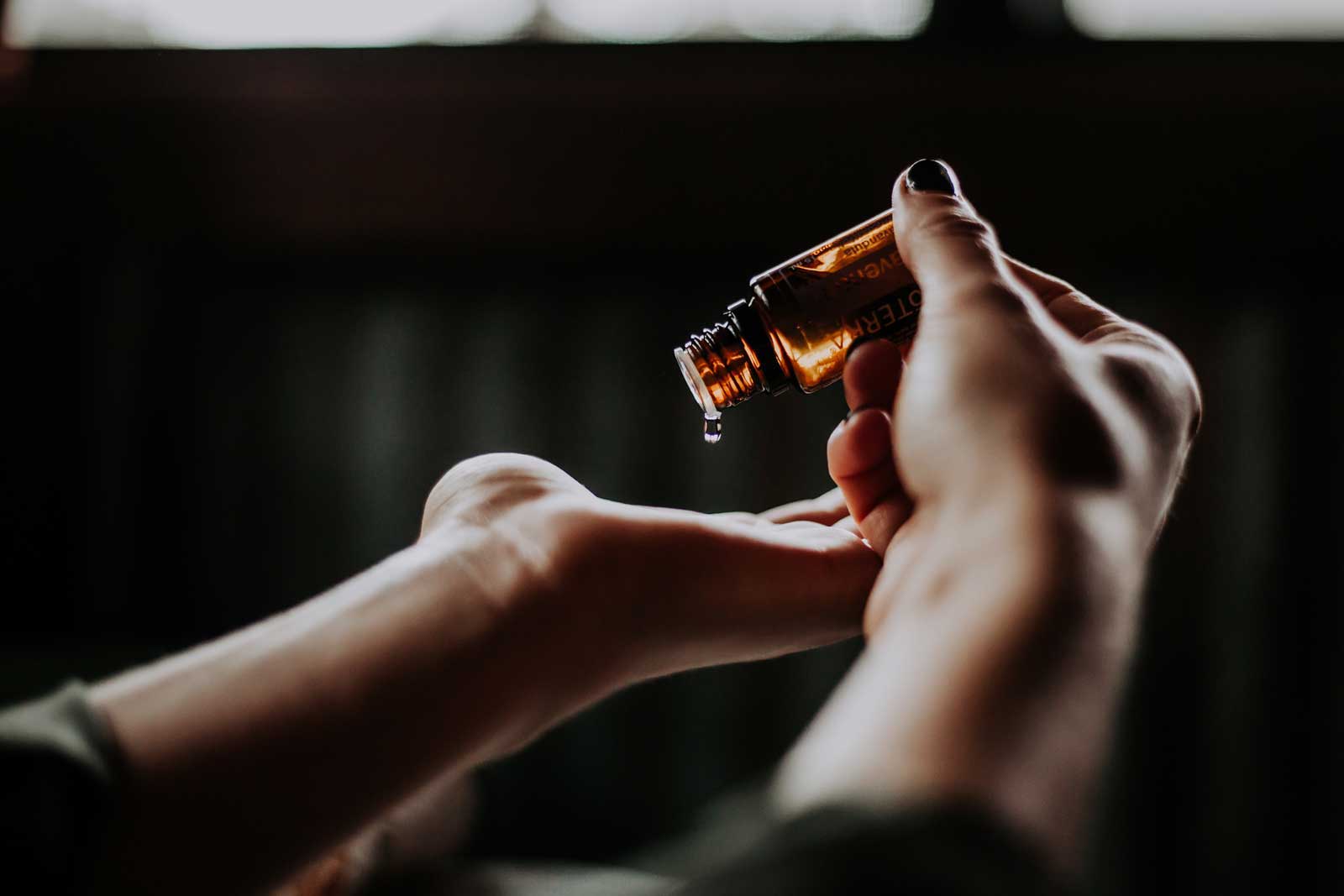 5 Must-Have Essential Oils When You're Away From Home