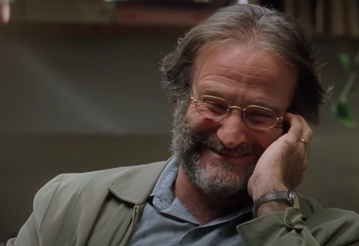 Williams had Matt Damon Cracking Up in this Scene from Good Will Hunting Robin Williams is a natural comedian who uses his surroundings to bring the best out of any situation. One such example is from Good Will Hunting when during a very emotional and moving scene, Robin Williams starts talking about how his wife used to "fart in her sleep". This conversation actually cracked both these actors up, and Robin started improvising his lines along the way. If you see closely, you can see the camera shaking, which means even the cameraman couldn't control his laughter.