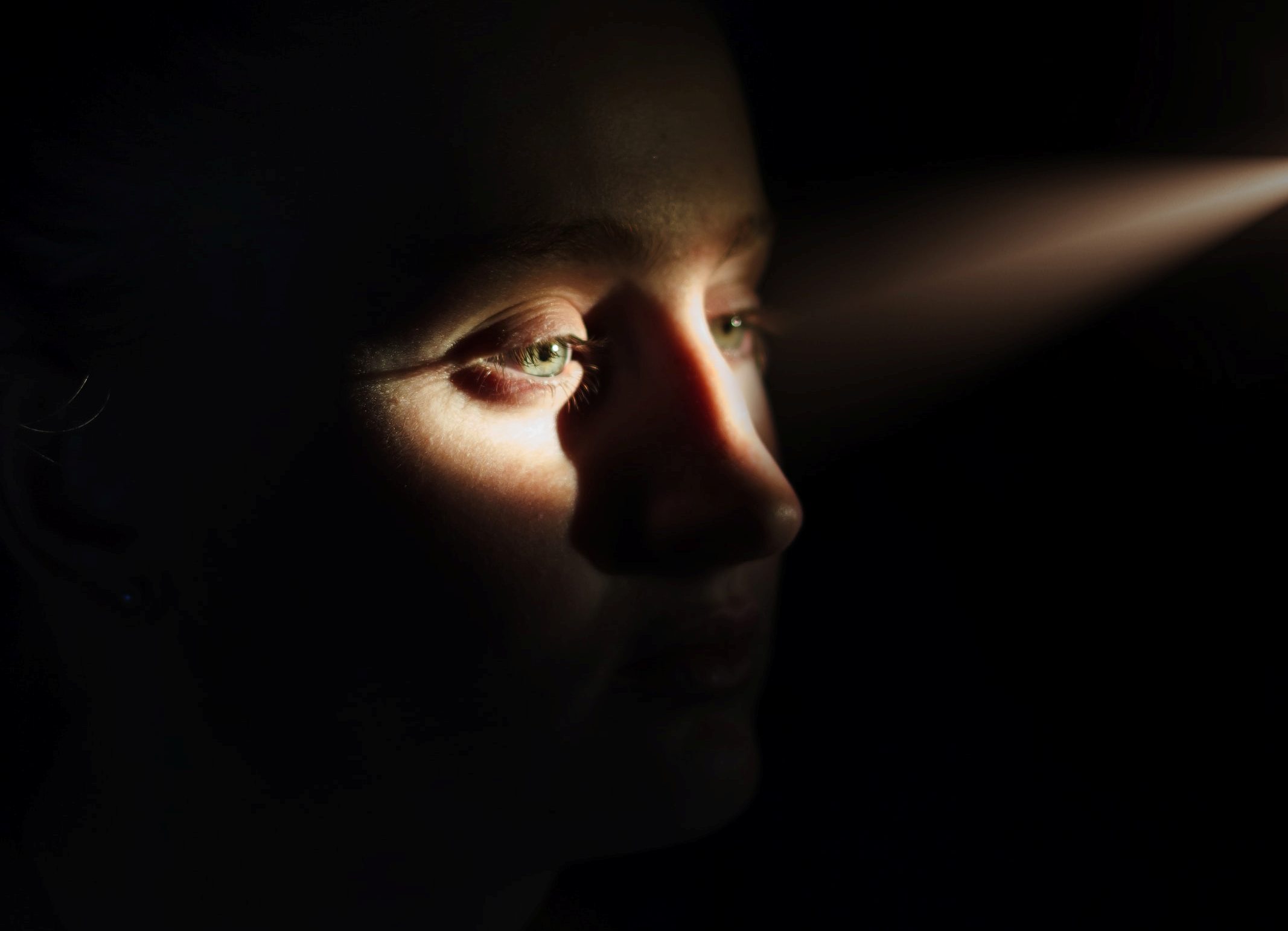 Страх 11. Страх 11 класс. Боязнь света. Страх картинки. Страх картинки.