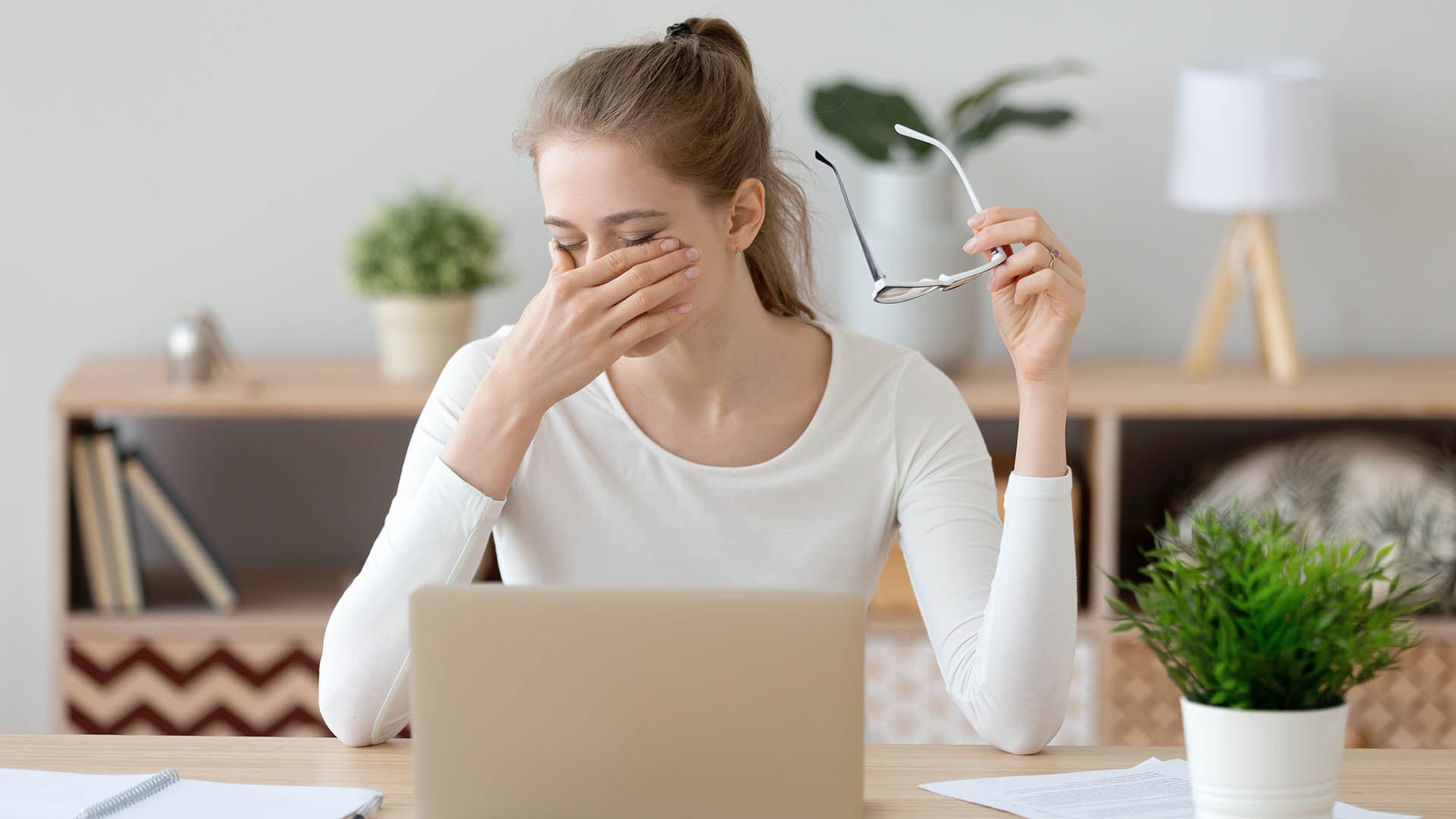 Quick Tips On How To Reduce Eye Strain During Online Classes elephant